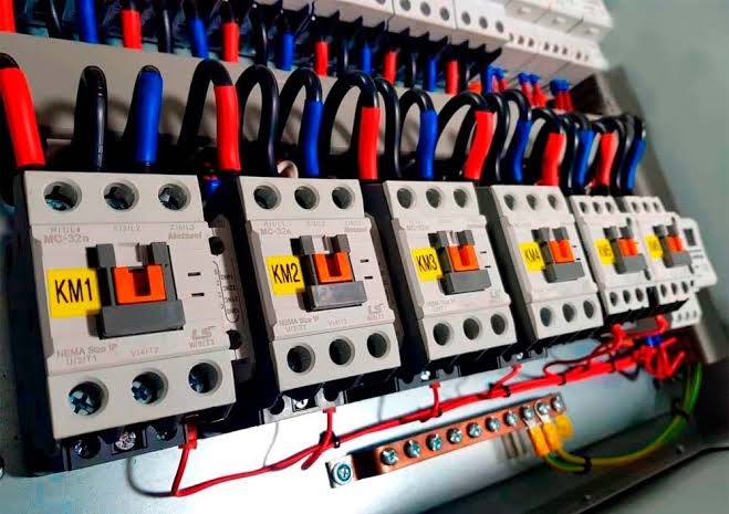 Lógica cableada para control de motores eléctricos